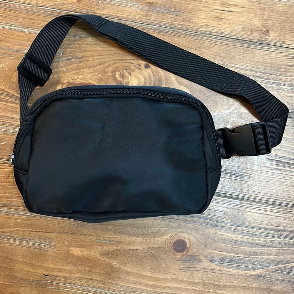 Lululemon DUPE Belt Bag